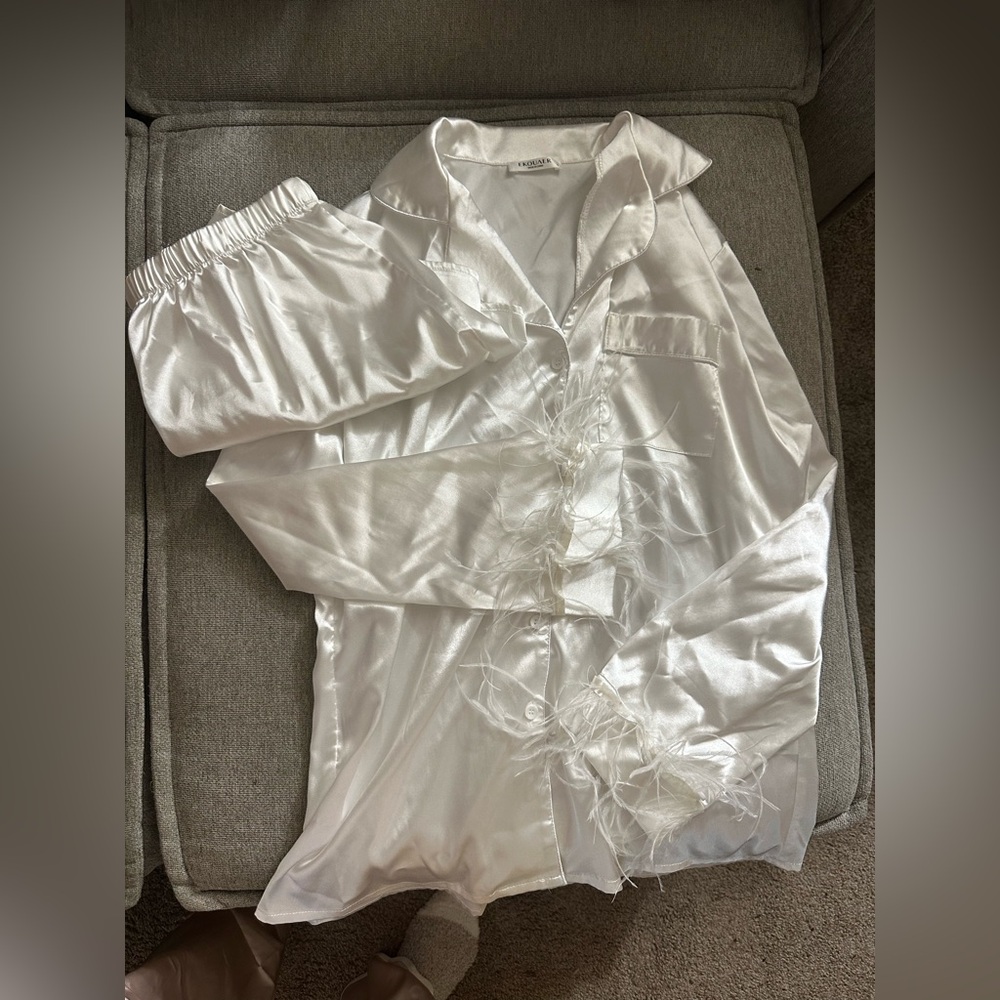 White pjs worn once perfect for bride
